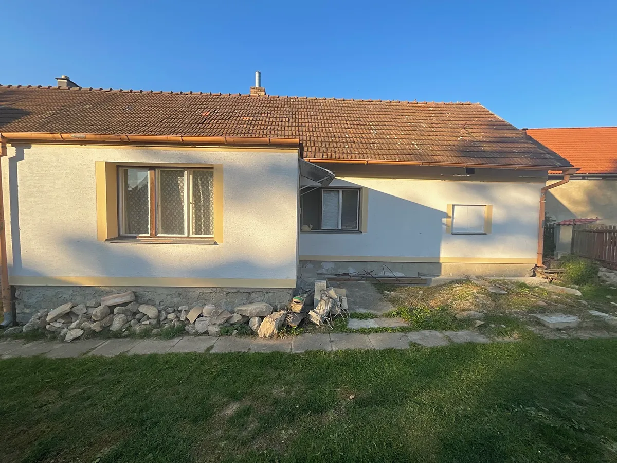 Prodej rodinného domu 297 m², pozemek 2972 m²